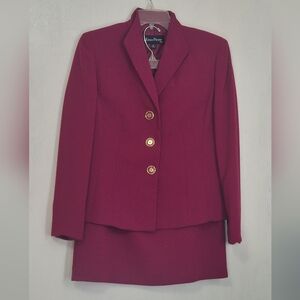 Evan Picone Women's Rich Burgundy Two piece Skirt Suit Size 6P